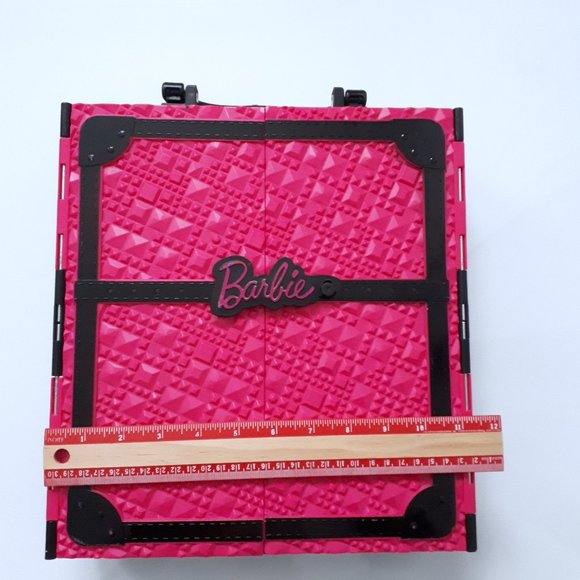 Barbie Fashionista Wardrobe Closet Carrying Case and Barbie Doll - Picture 9 of 13